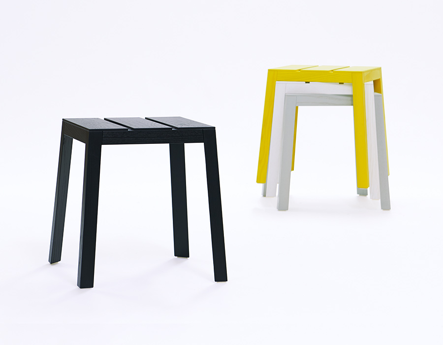 Satsuma Stool, Hocker stapelbar, stackable, gestapelt, Farben grau gelb weiß, colours grey, yellow, white